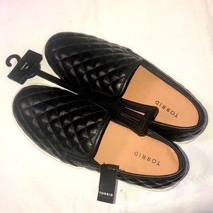 TORRID 9W 9 Black Slip on Sneaker - Wide Width